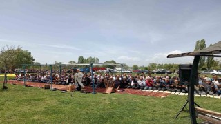 Beyşehirde çiftçiler yağmur duasına çıktı