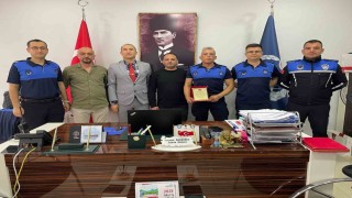 Bilecikte başarılı operasyonlara imza atan zabıtalara plaket verdi