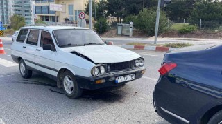 Bilecikte iki otomobil çarpıştı: 1 yaralı