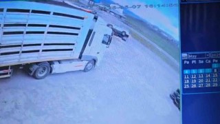 Bingölde iki araç çarpıştı: 2si ağır 7 yaralı
