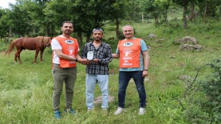 Bingöllü çobandan yürek ısıtan davranış