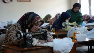 Bir döneme damgasını vurmuştu: Geçmişin izlerini taşıyan beyaz işi ürünler antika dikiş makinelerinde hayata döndürülüyor