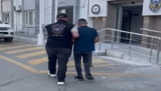 Biri kırmızı bültenle aranan 2 cinayet firarisi İzmirde yakalandı