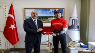 Bisikleti ile 106 yıl sonra aynı güzergahtan Türk bayrağını Samsuna ulaştıracak