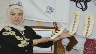 Bitliste kurslarda üretilen el emeği ürünler yıl sonu sergisiyle görücüye çıktı