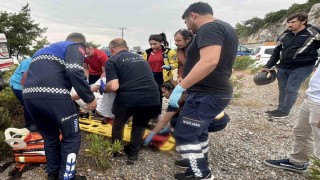 Bodrumda can pazarı: Minibüsle otomobil çarpıştı, 15 kişi yaralandı