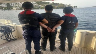 Bodrumda lüks yatla kaçmaya çalışırken yakalandı