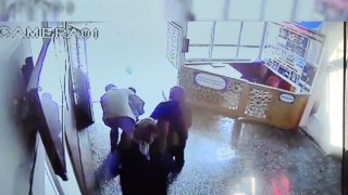 Boğazına şeker takılan öğrenciyi öğretmen Heimlich manevrası ile kurtardı