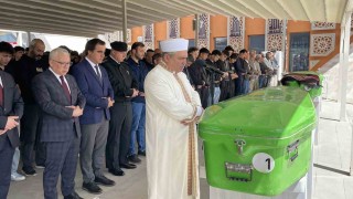 Boğazları kesilerek öldürülen abi kardeş toprağa verildi