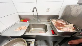 Bozulmuş meze, et ve et ürünleri kullanan restoran mühürlendi