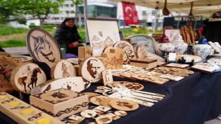 Bu sokakta üretim var emek var sanat var