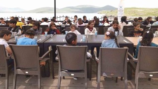 Bulanıkta öksüz ve yetim çocuklar sevindirildi