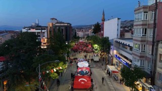 Burdurda Gençlik Haftası kortej yürüyüşüyle başladı, konserlerle coşku doruğa çıktı