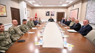 Bürokrat ve askerler eğitim zirvesinde buluştu