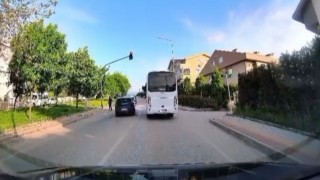 Bursa trafiğinde tehlikeli anlar kameralara yansıdı