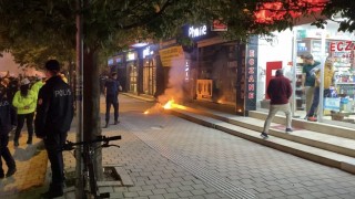 Bursada kutlamalarda Fenerbahçeliler Derneğine meşale atan taraftar gözaltına alındı