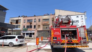 Bursada mobilya imalathanesinde yangın