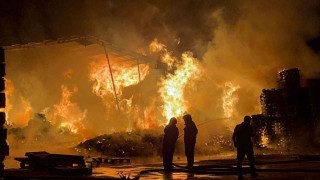 Bursada palet fabrikası alevlere teslim oldu