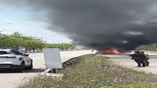 Bursada seyir halindeki otomobil alev alev yandı