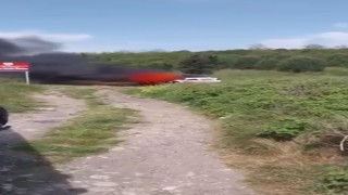 Büyükçekmecede park halindeki araba alev alev yandı