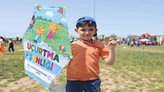 Büyükşehir, baharın renklerini uçurtmalarla gökyüzüne yansıttı