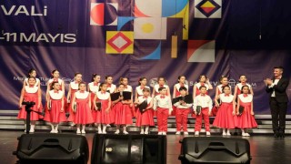Büyükşehirin çocuk korosuna Ritmik Uyumda Başarı Ödülü