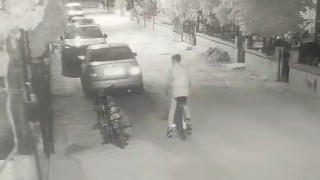 Çaldığı bisikleti beğenmeyince bırakıp motosikleti götürdü