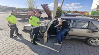 Çaldıkları otomobille drift atan çocuklar dur ihtarına uymayıp kaçınca gözaltına alındı