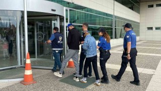 Çaldıkları plakayı başka araca takıp kaçtılar, Sakaryada yakalandılar