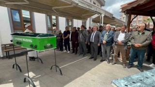 Çanakkalede boşanma aşamasındaki eşi tarafından öldürülen kadın, son yolculuğuna uğurlandı