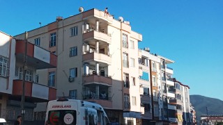 Çatıdaki İntihar Girişimi Yürekleri Ağza Getirdi