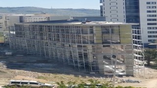 Çatıdaki tehlikeli çalışma kamerada