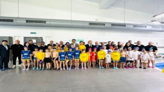 Çaycumada yüzme yarışları nefes kesti