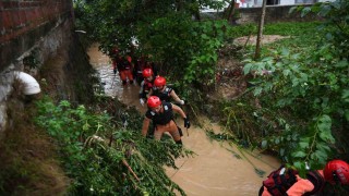 Çinde toprak kayması: 2 ölü, 19 kayıp