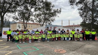 Çinede Anaokulu öğrencilerine trafik eğitimi verildi