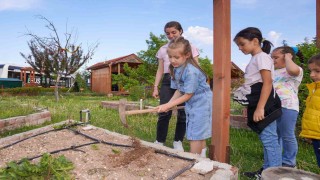 Çocuklar bitkilerin büyüme serüvenini öğrendi