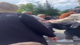 Çocukların okuma bayramında veliler böyle kavga etti
