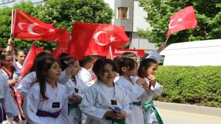 Çorumda Aile Haftası ve Gençlik Haftası yürüyüşü düzenlendi