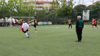 Cumhuriyet savcıları ile kurum müdürleri dostluk maçında sahaya çıktı