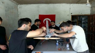 Daha önce böylesini görmediniz: Düğün konvoyunun önünü İnsansız Hava Aracı ile kestiler