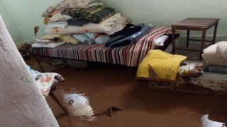 Darendede sağanak ve dolu su baskınlarına neden oldu