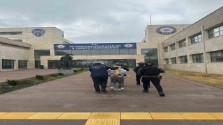 DEAŞ ile bağlantılı olduğu öne sürülen 3 kişi yakalandı