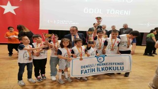 Denizlili öğrenciler zeka oyunlarının en başarılı okulu seçildi