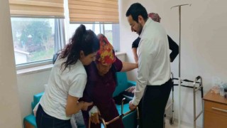 Deprem sonrası ilk total kalça protezi ameliyatı gerçekleşti