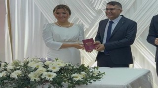 Depremde ailelerini kaybeden 2 öğretmen, ikinci bahara evet dedi