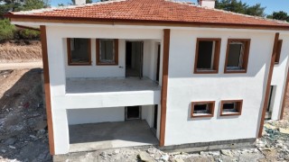 Depremzede muhtar: Villa gibi ev yapılacağını tahmin etmemiştik