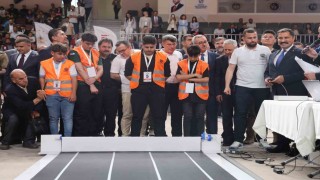 Depremzede öğrenciler HATAYBOT robot yarışmasında yarıştı