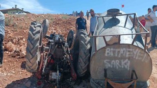 Devrilen traktörün altında kalarak ağır yaralandı