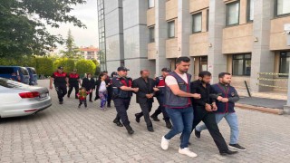 Dil düşürerek 9 ilde hırsızlık yapan kadın ve ailesi, 600 bin liralık son işlerinde yakalandı