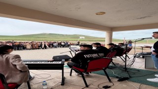 Diyadinde öğrencilere moral konseri